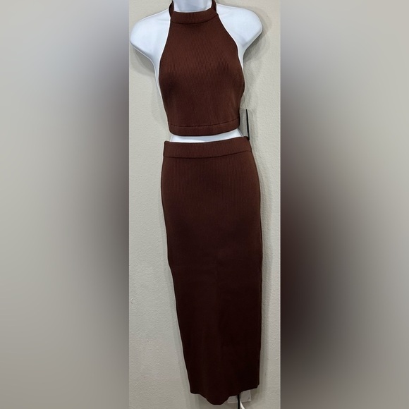 Sabrina Sweater skirt set Color Brown Size Small NWT - Picture 3 of 12
